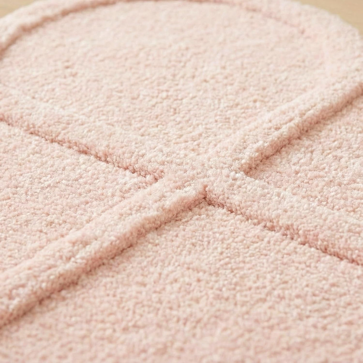 Selena Scallop Wool Area Rug – Hand-Tufted, Scalloped Edge