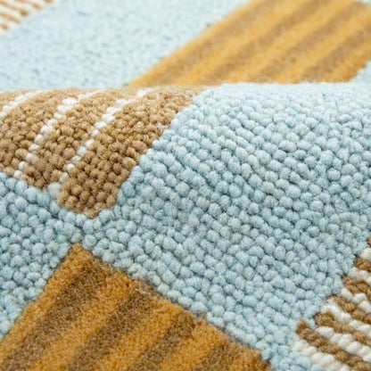 Hand-Tufted Scalloped Plaid Wool Area Rug