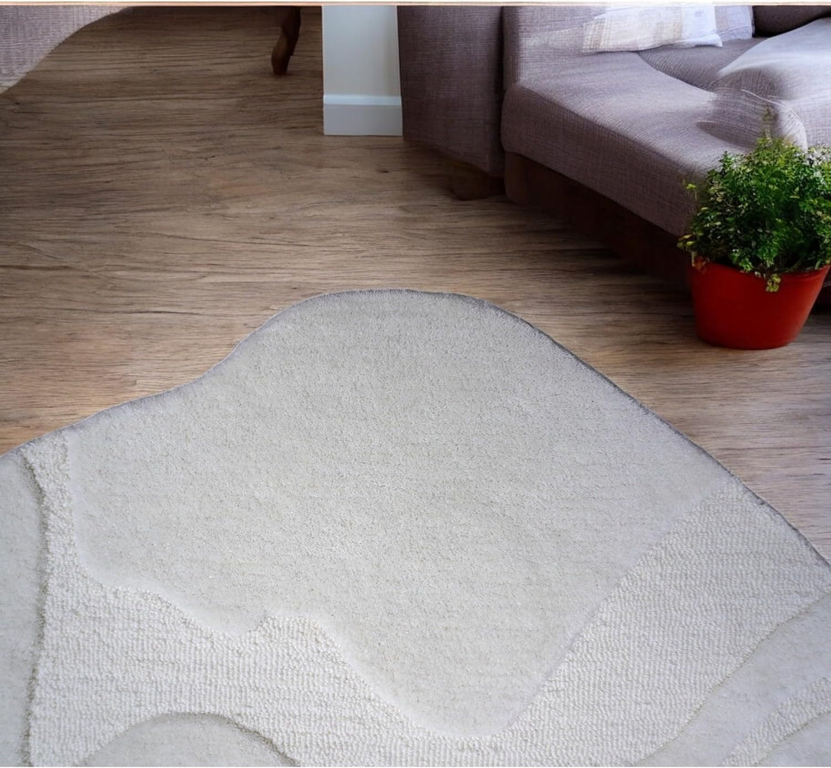 Handmade Wool Area Rug – Irregular Shape, Modern Wavy Contour,