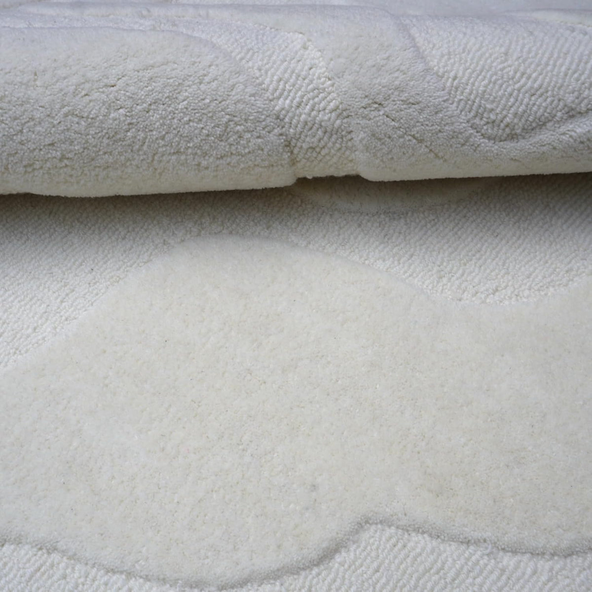 Handmade Wool Area Rug – Irregular Shape, Modern Wavy Contour,