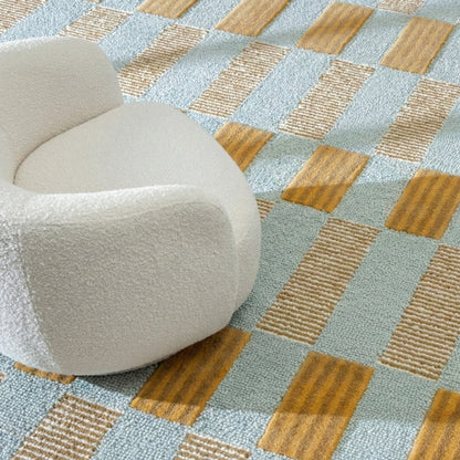 Hand-Tufted Scalloped Plaid Wool Area Rug