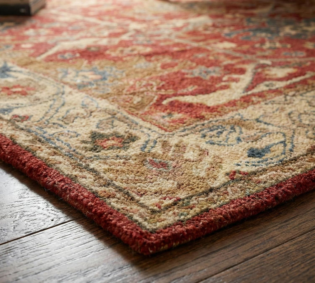 Traditional Handmade Wool Area Rug – Oriental Medallion Floral Pattern